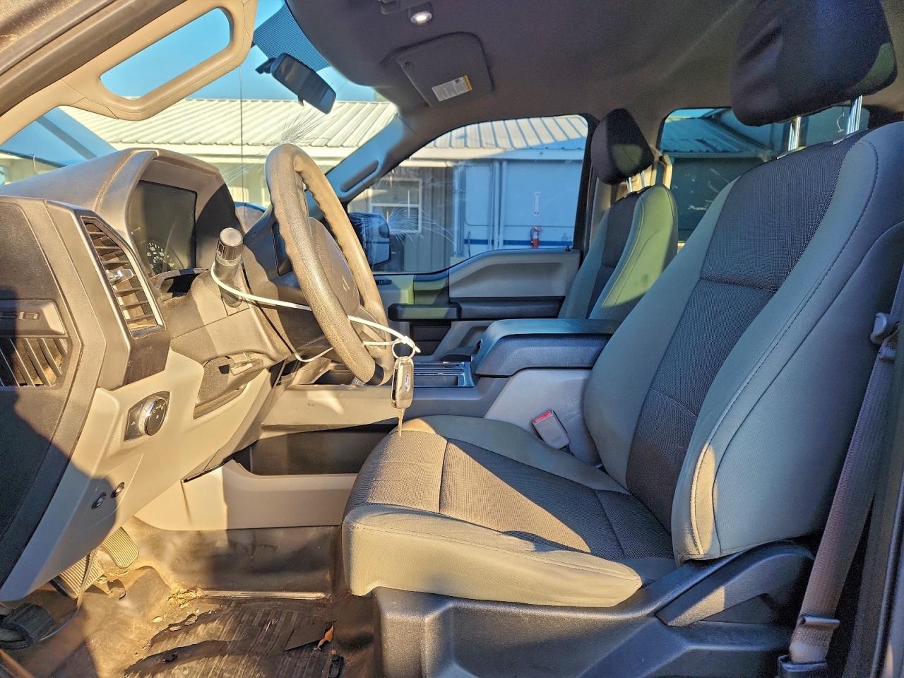 Ford F-150 Supercrew Image 8