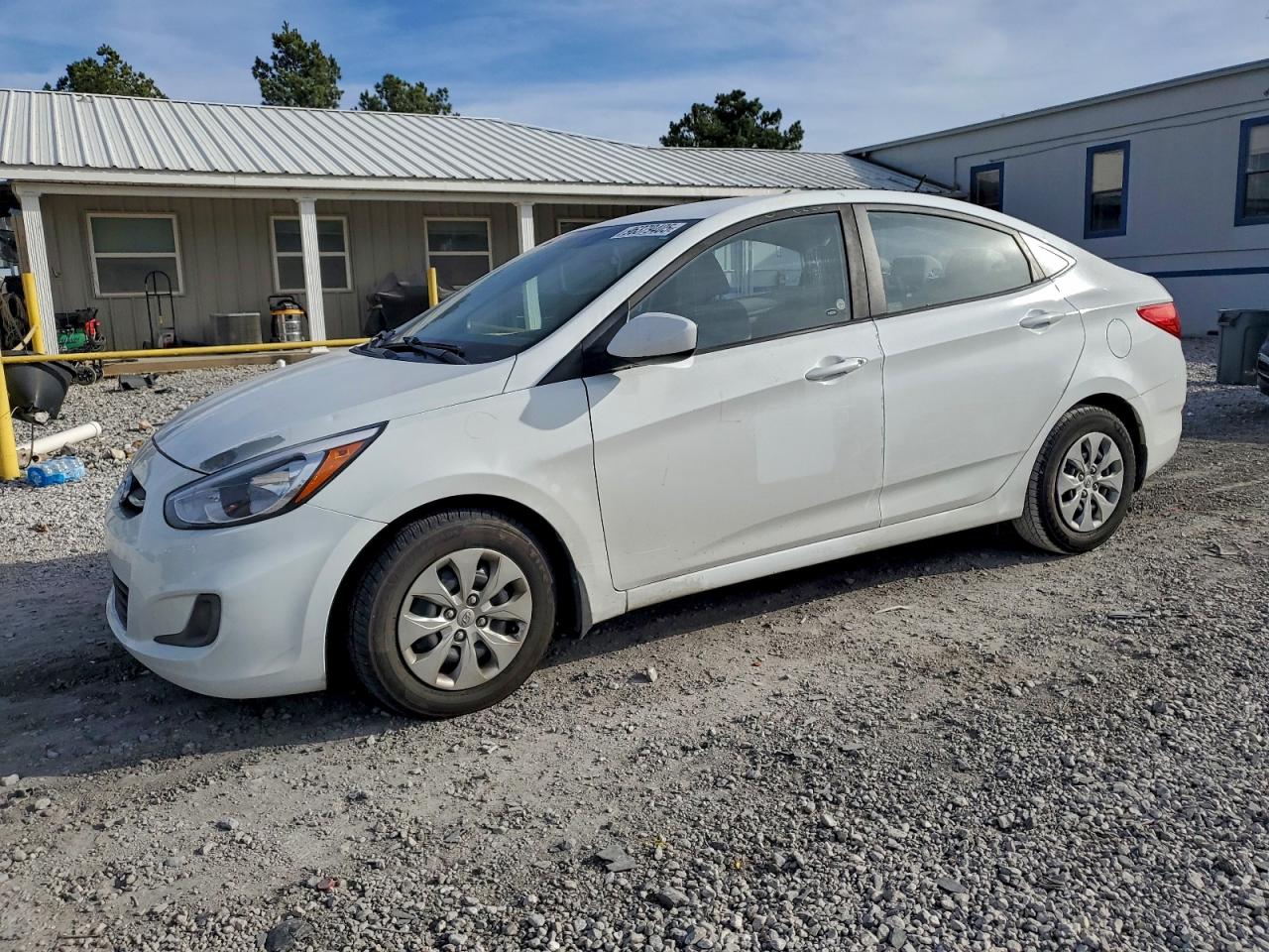 Hyundai ACCENT Se Image 1