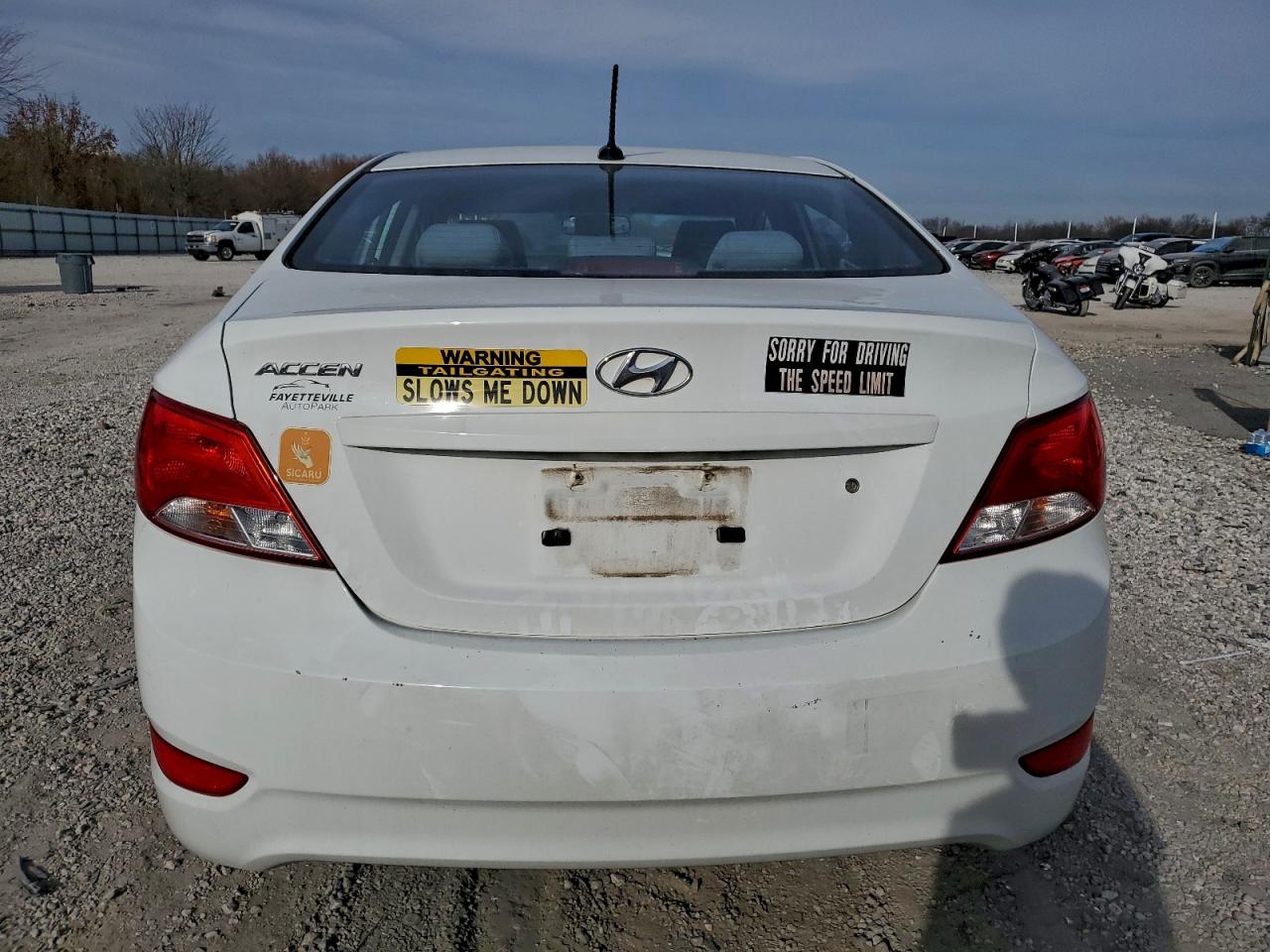 Hyundai ACCENT Se Image 9