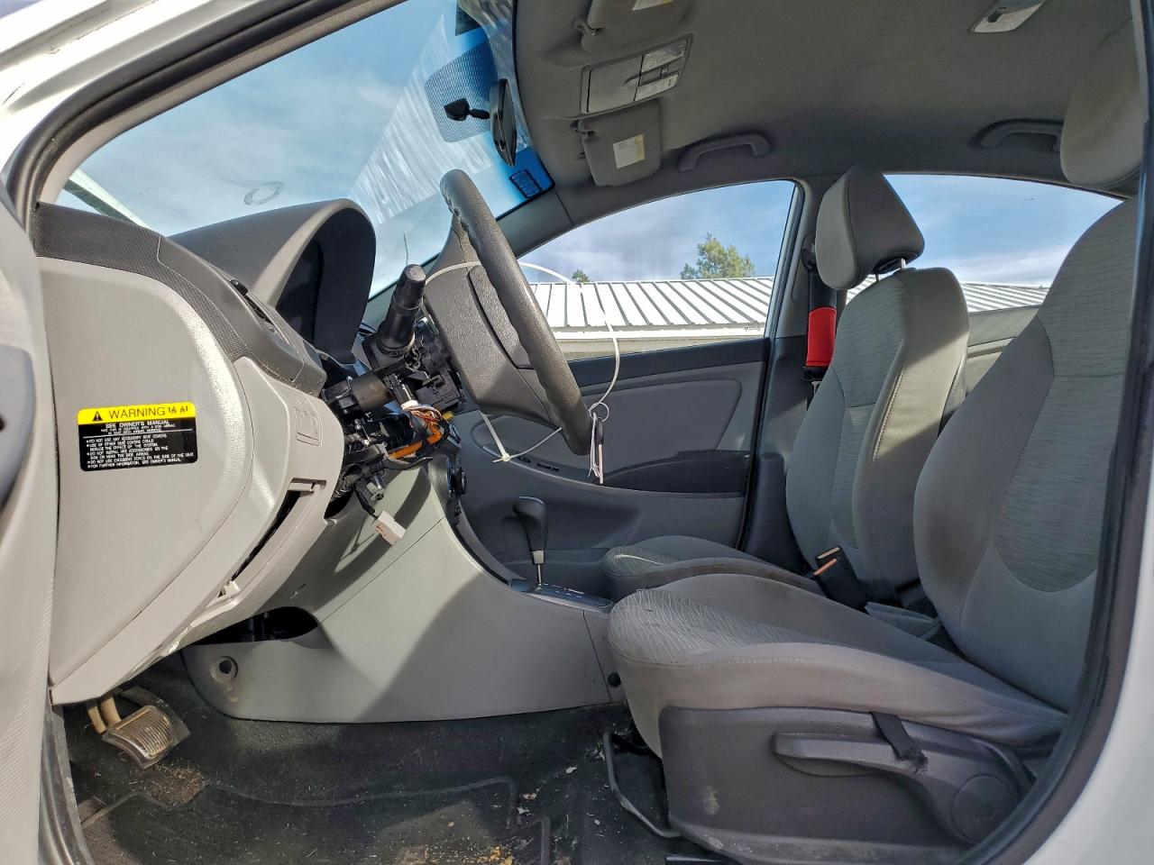 Hyundai ACCENT Se Image 3