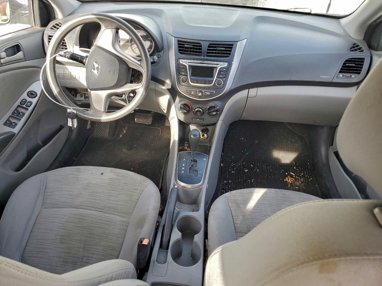 Hyundai ACCENT Se Image 7