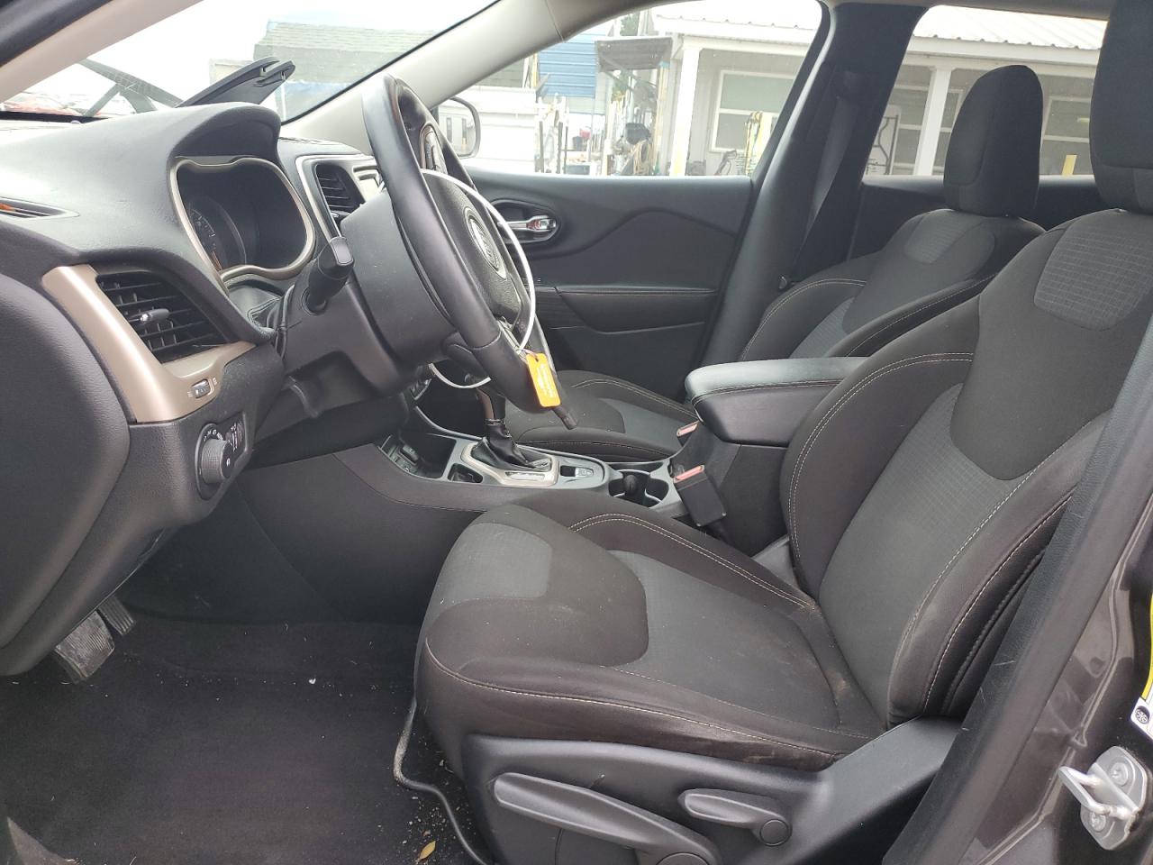 Jeep Grand Cherokee Latitude Image 9