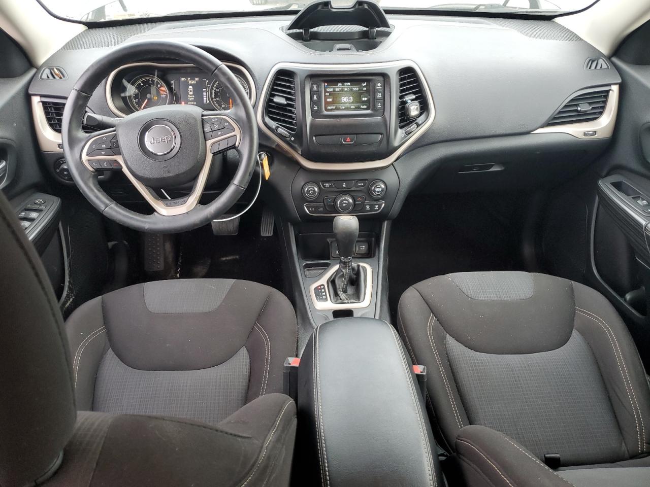 Jeep Grand Cherokee Latitude Image 4