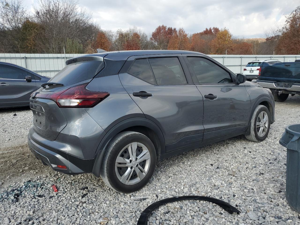 Nissan Kicks S Image 6