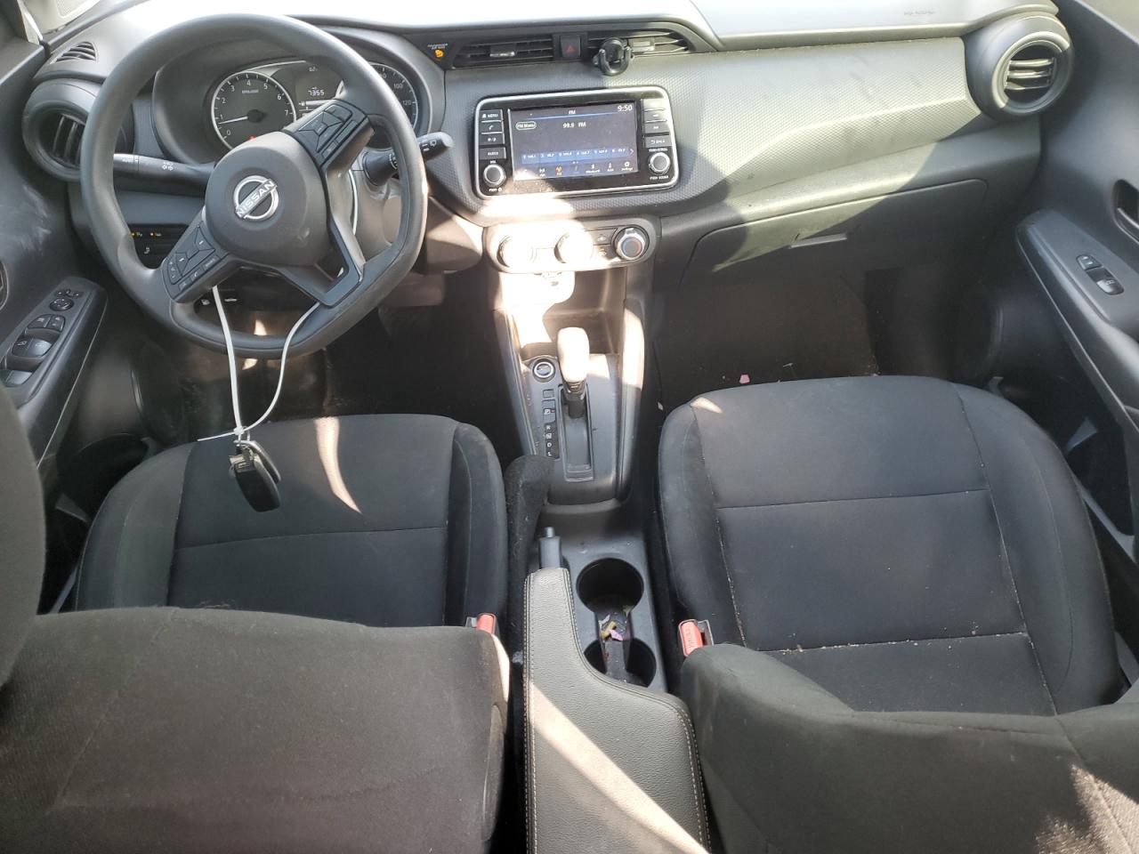 Nissan Kicks S Image 8