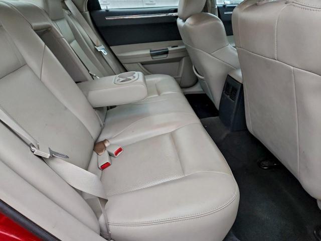 Chrysler 300 Image 2