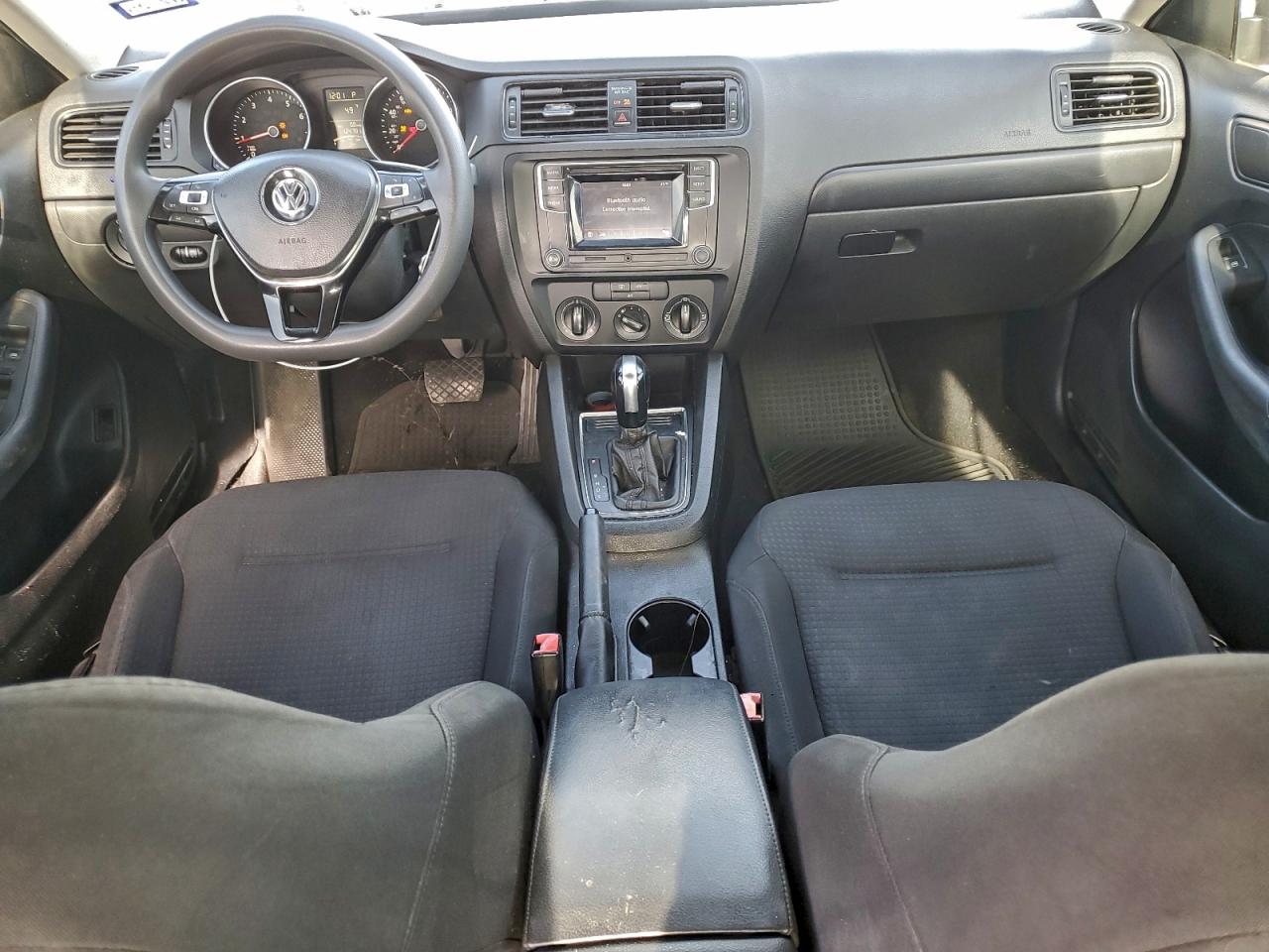 Volkswagen Jetta S Image 10