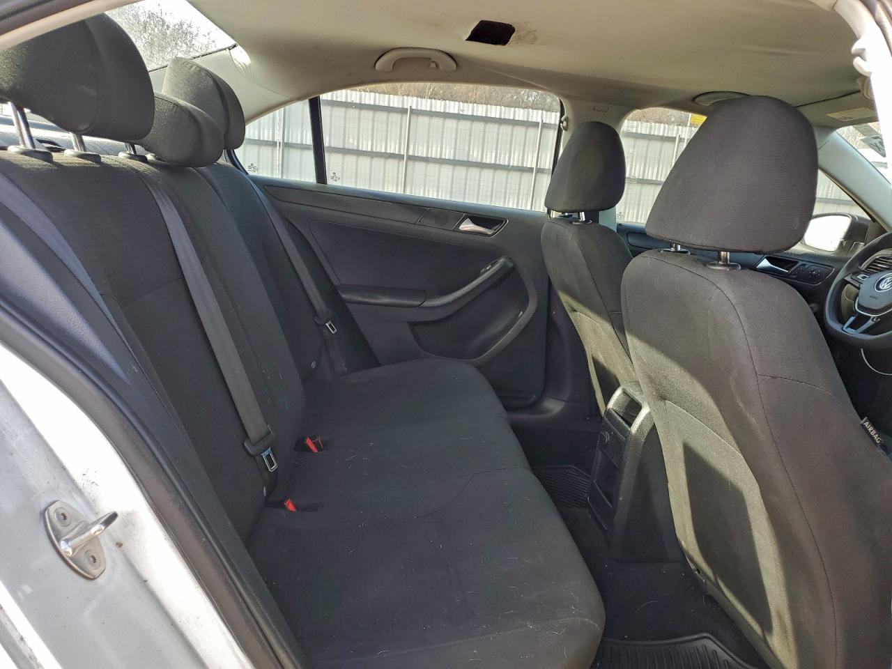 Volkswagen Jetta S Image 4