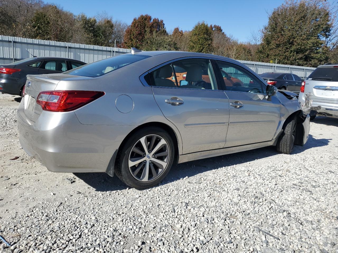 Subaru Legacy 2.5i Limited Image 4