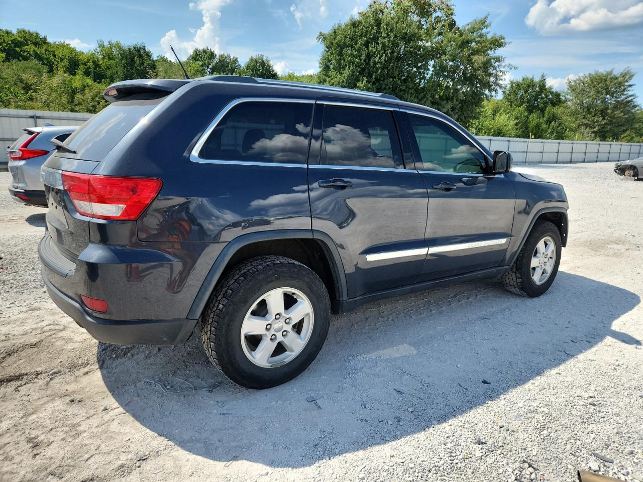 Jeep Grand Cherokee Laredo Image 2