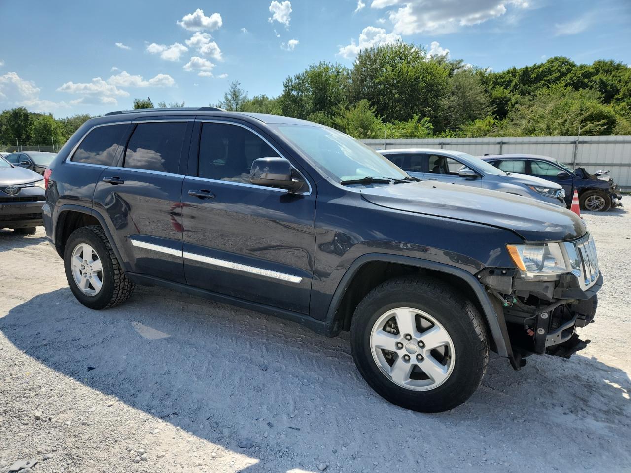 Jeep Grand Cherokee Laredo Image 12