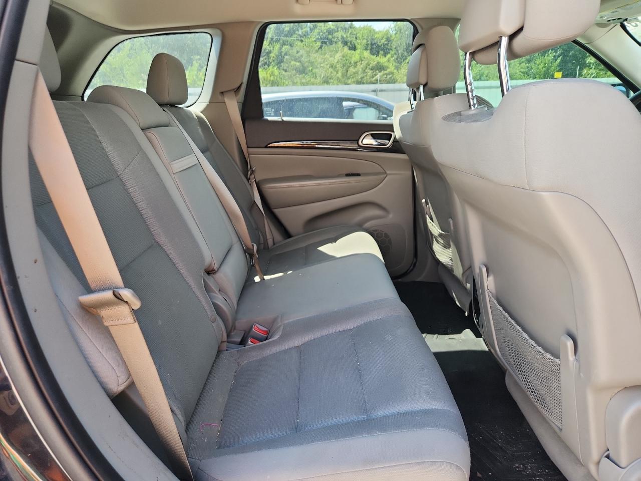 Jeep Grand Cherokee Laredo Image 13