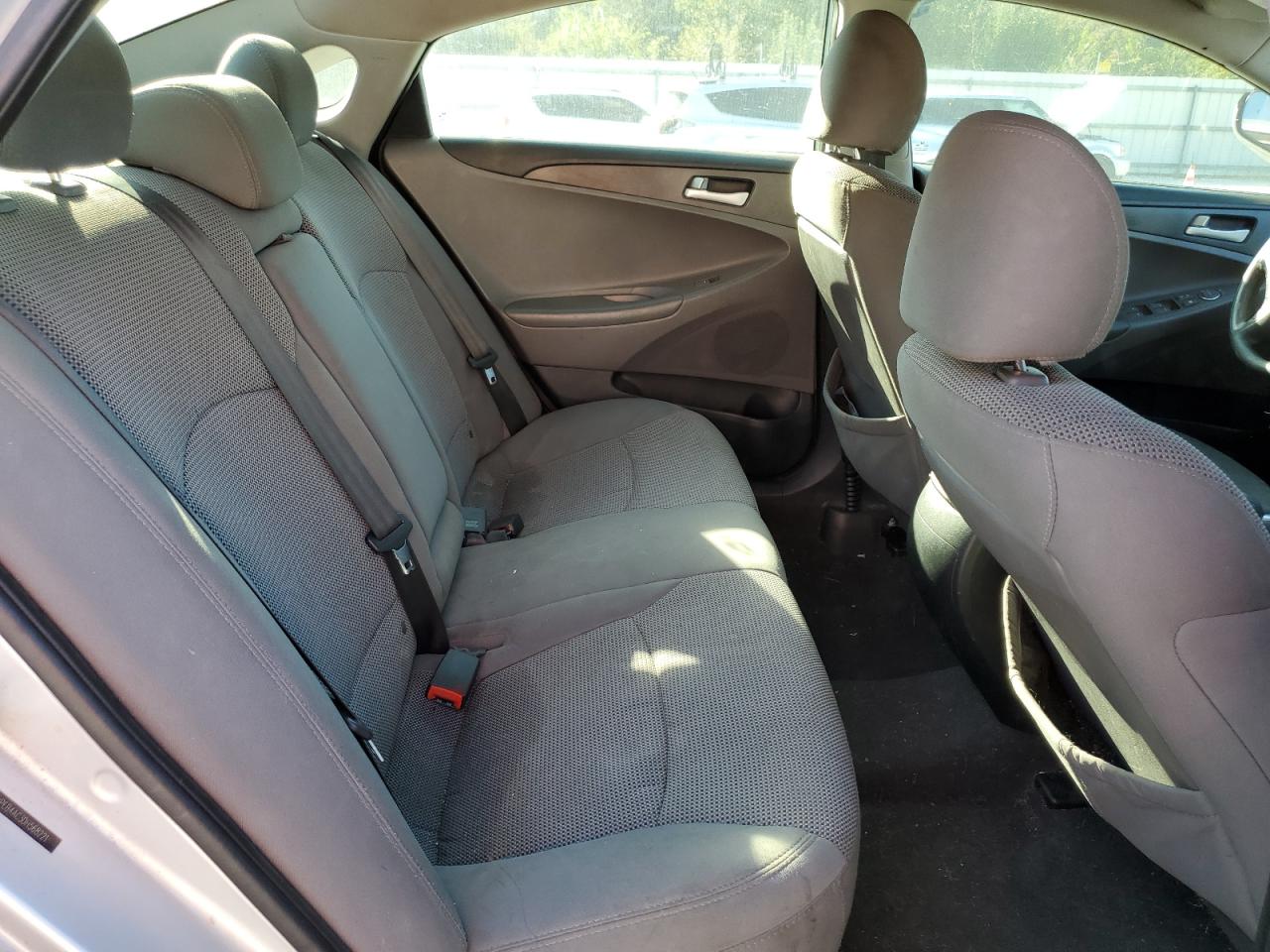 Hyundai SONATA Gls Image 9