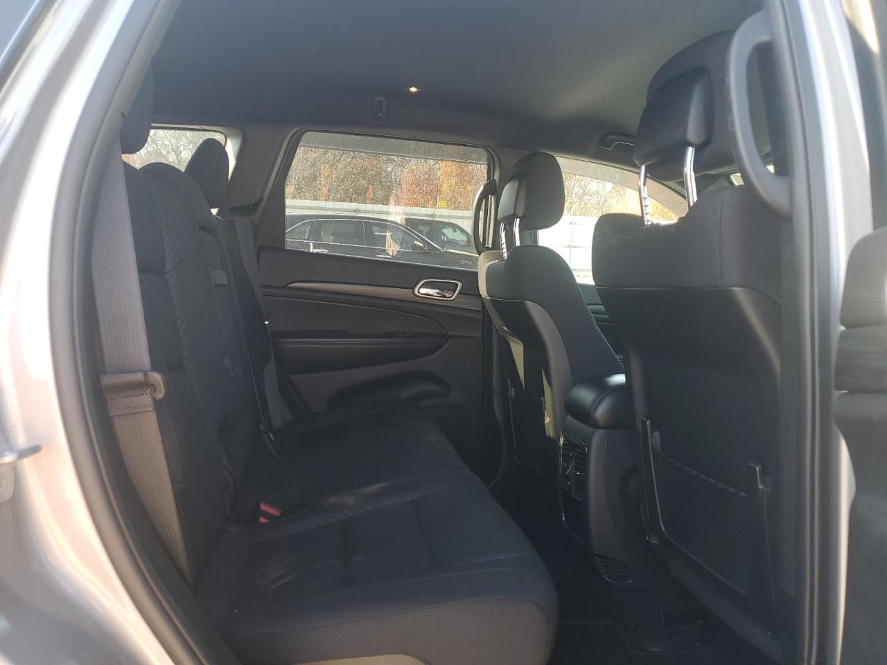 Jeep Grand Cherokee Laredo Image 10