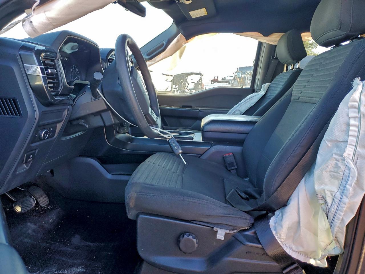 Ford F-150 Supercrew Image 11