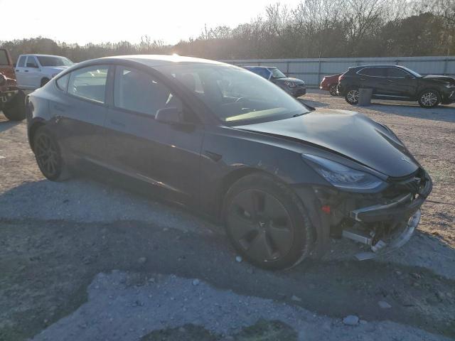 Tesla Model 3 Image 9