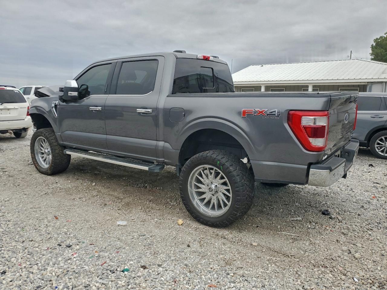 Ford F-150 Supercrew Image 6