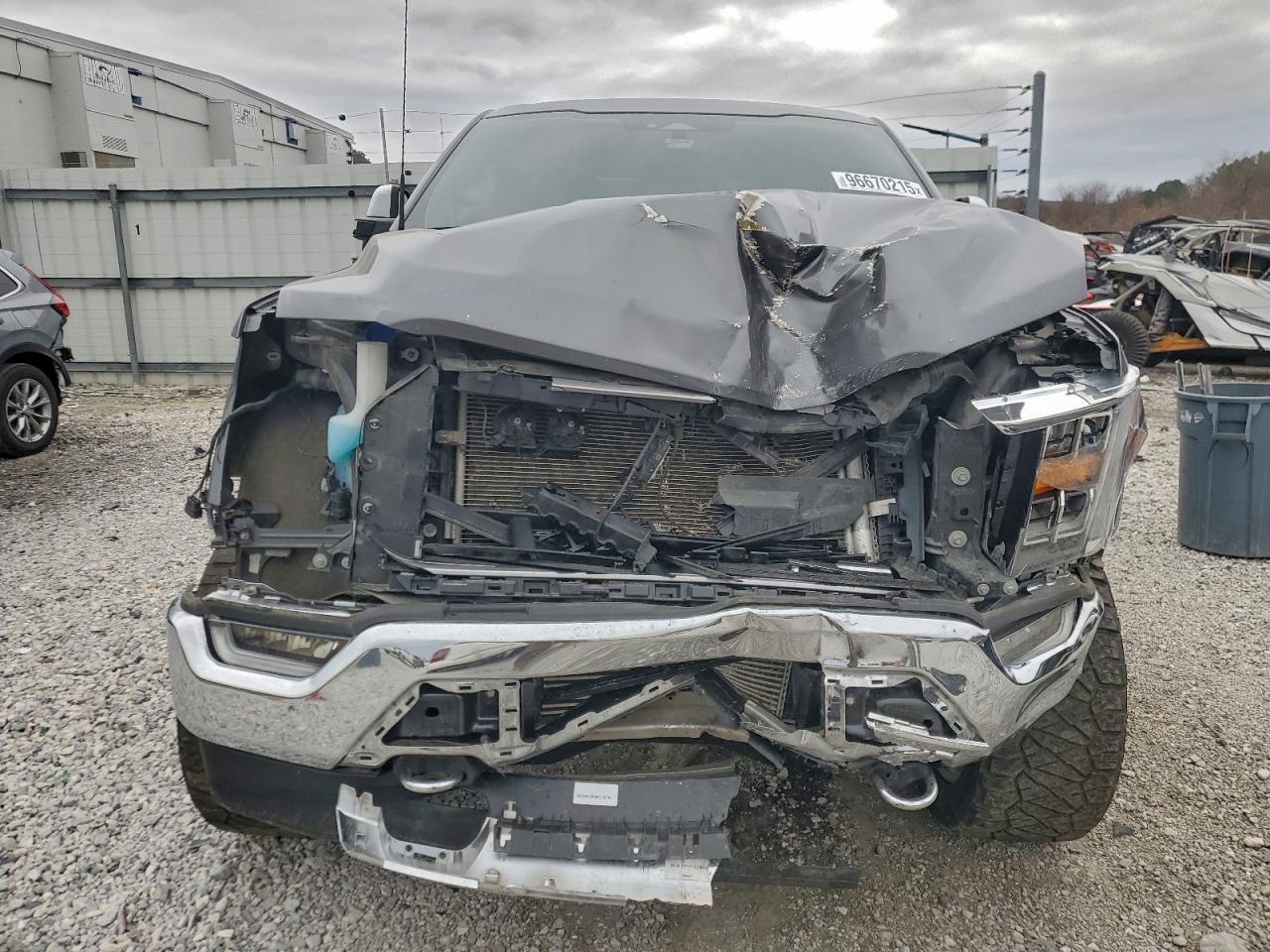 Ford F-150 Supercrew Image 4