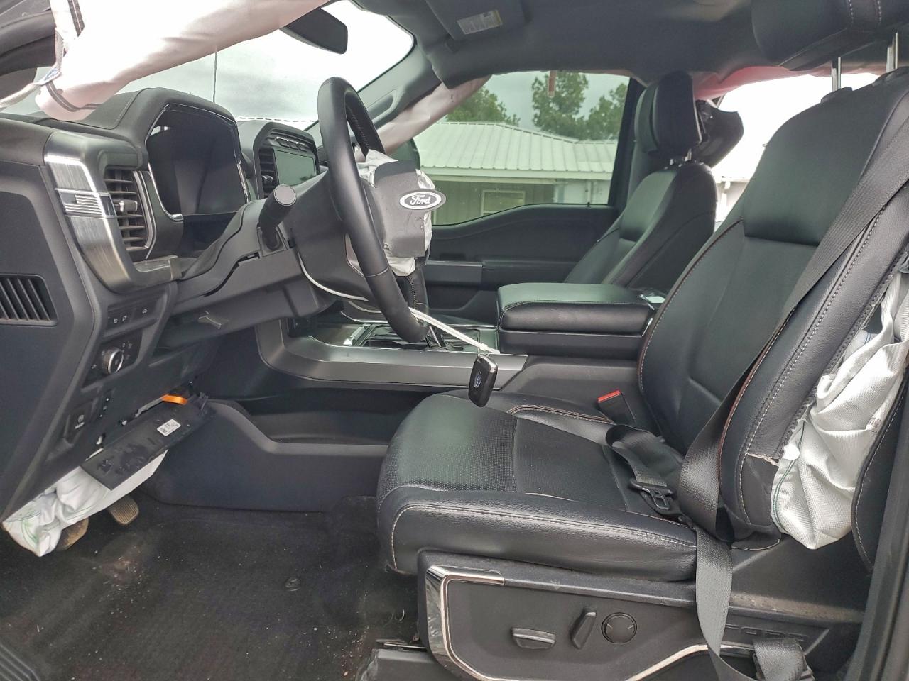 Ford F-150 Supercrew Image 11