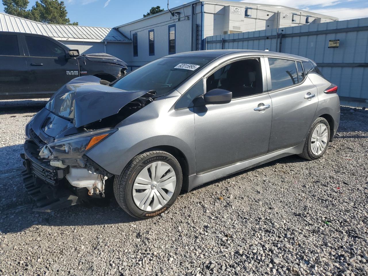 Nissan LEAF S Image 1