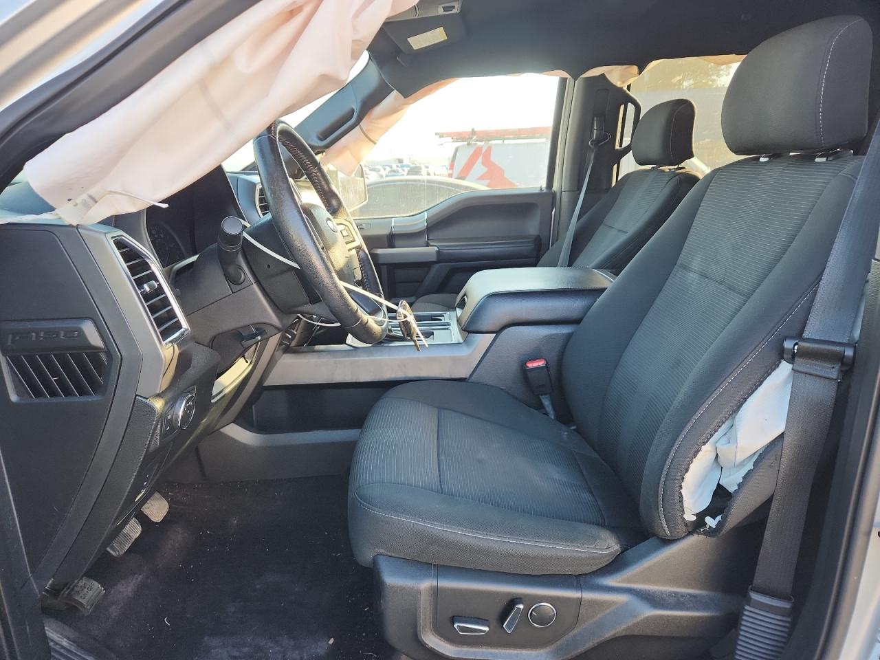 Ford F-150 Supercrew Image 12