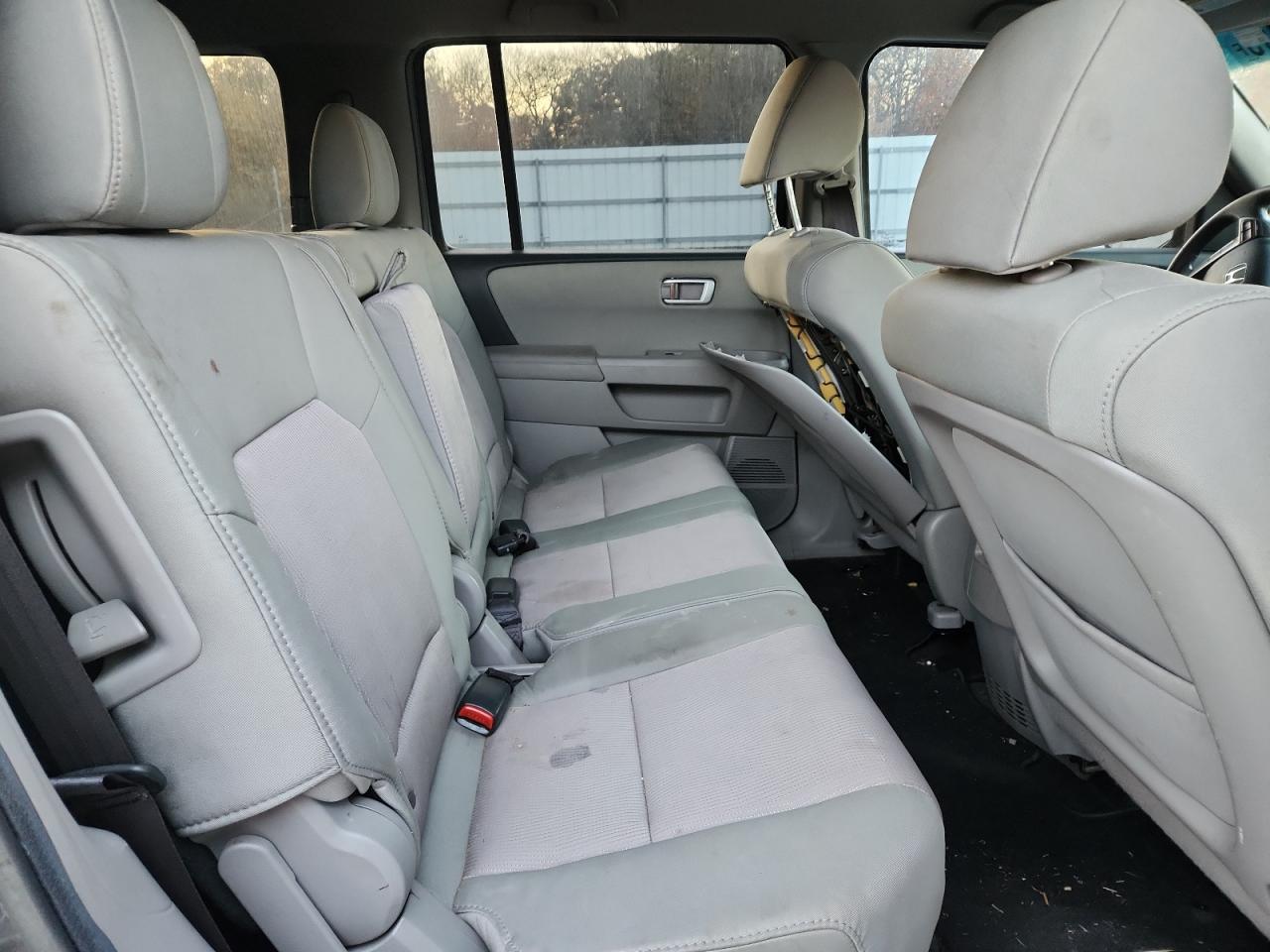 Honda Pilot Ex Image 6