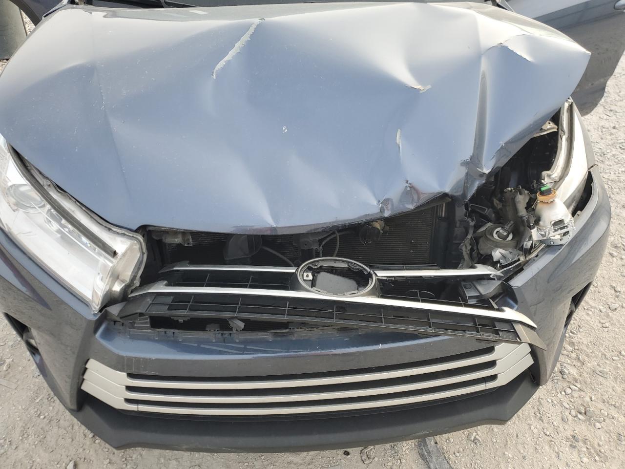 Toyota Highlander Se Image 11