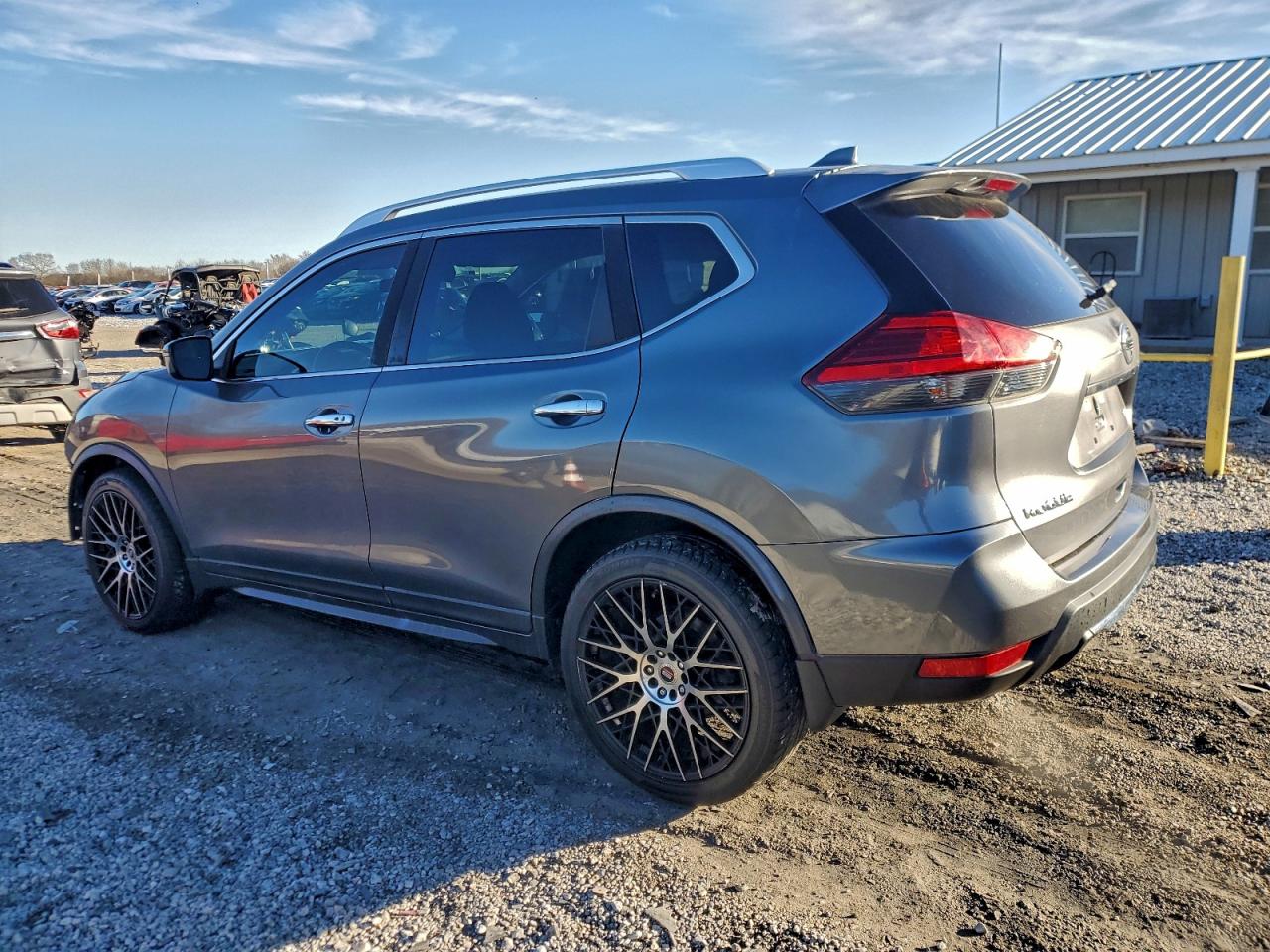 Nissan Rogue S Image 4
