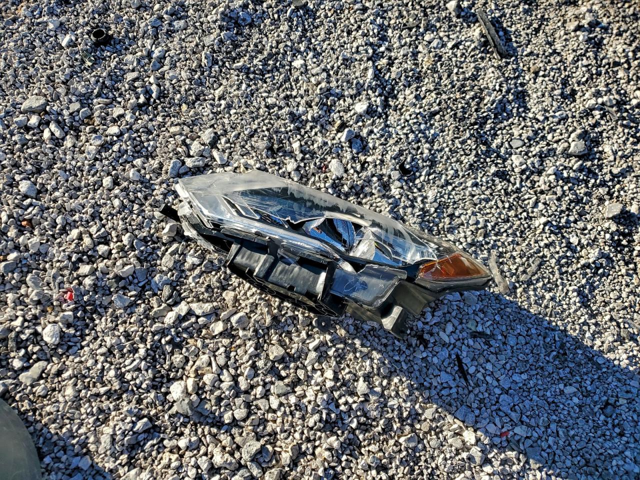 Nissan Rogue S Image 5