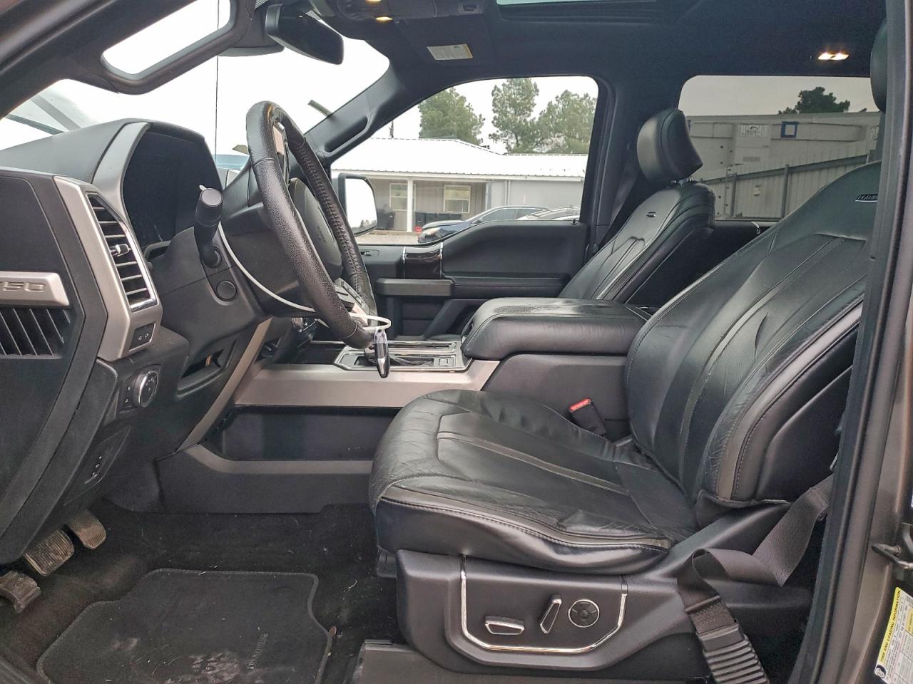 Ford F-150 Supercrew Image 6