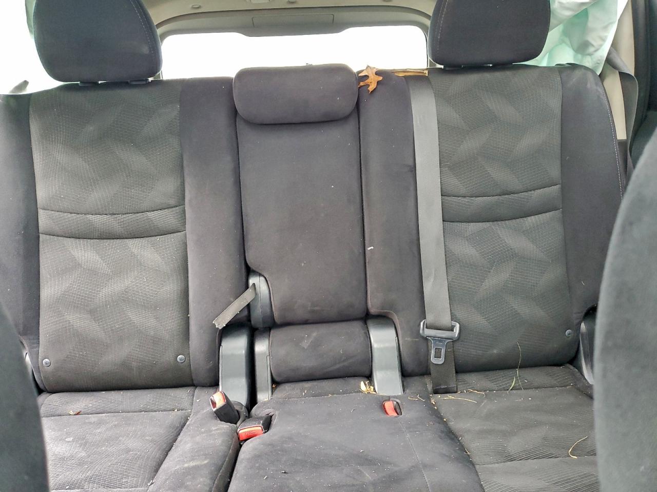 Nissan Rogue S Image 12