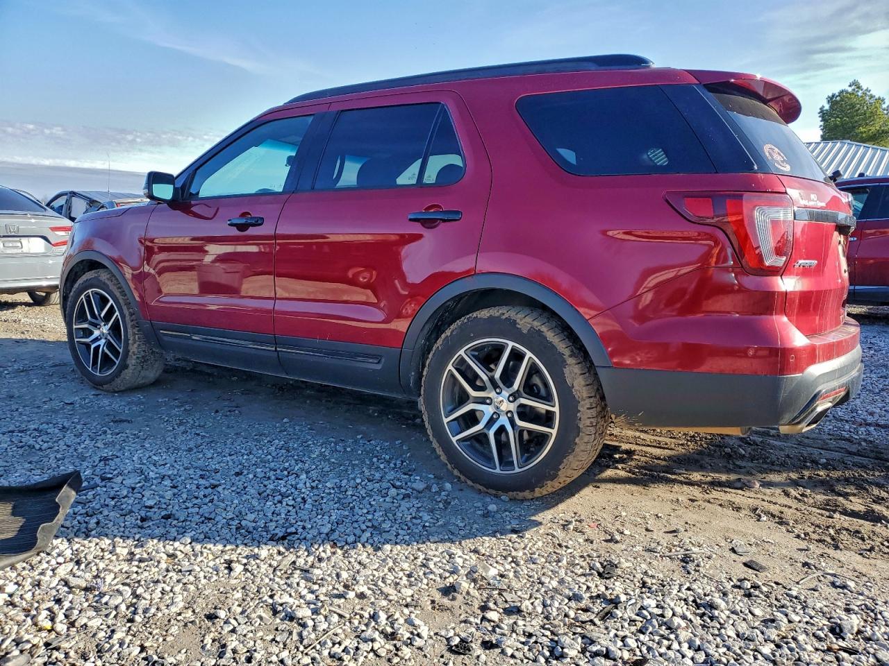 Ford Explorer Sport Image 11