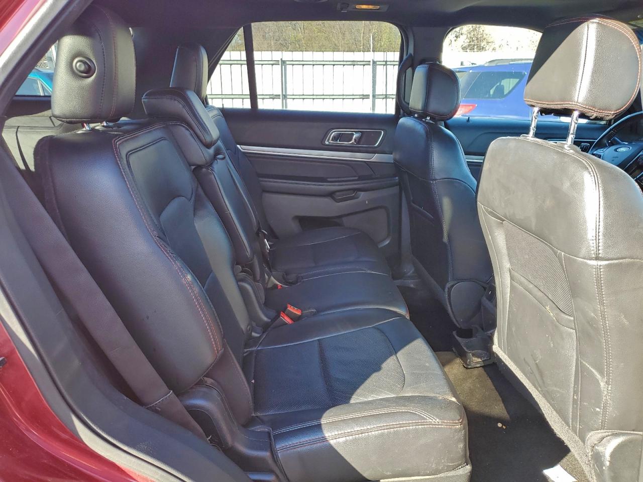 Ford Explorer Sport Image 12