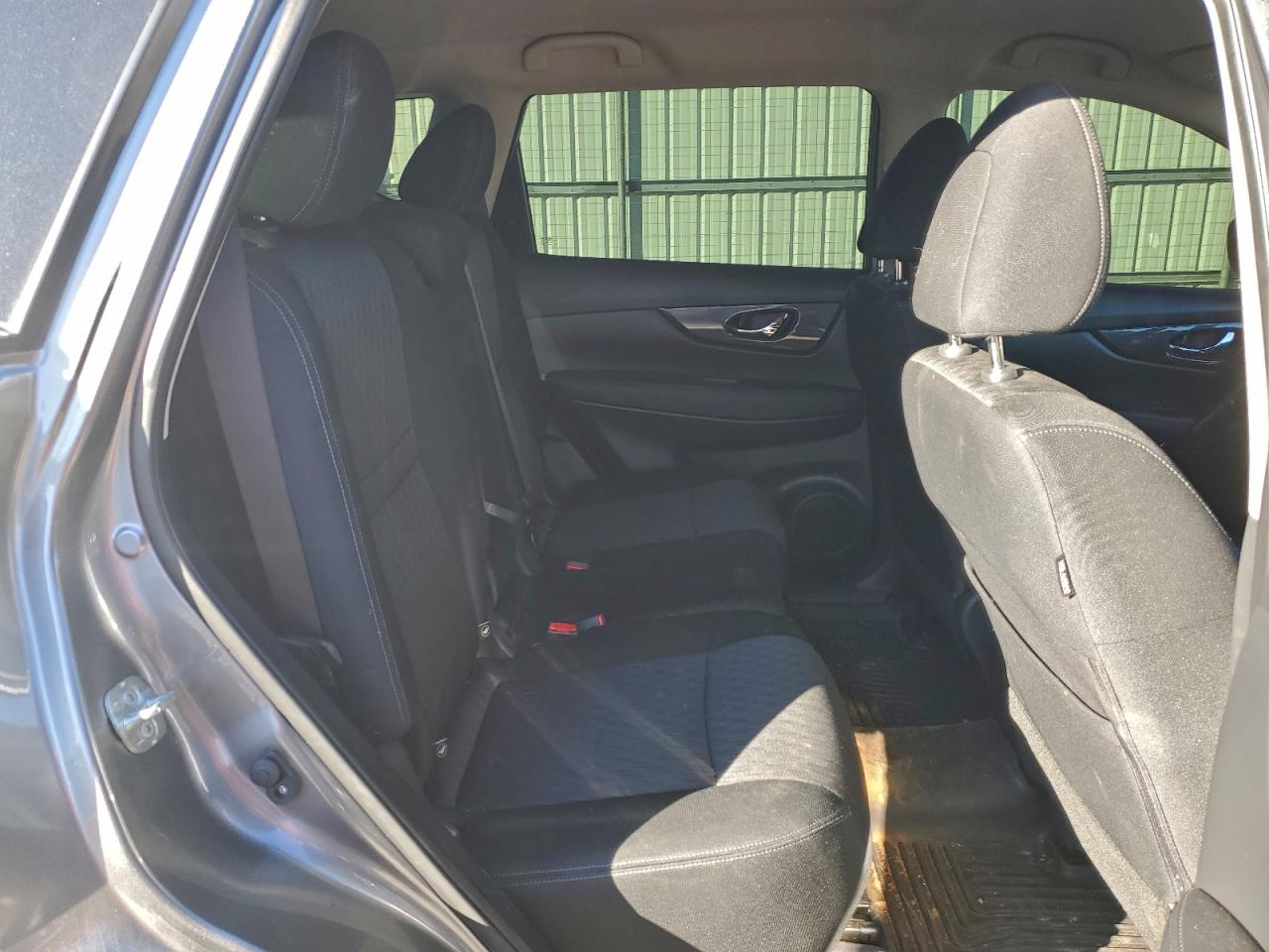 Nissan Rogue S Image 6