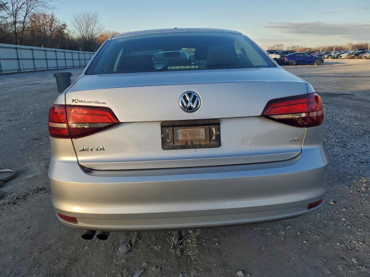 Volkswagen Jetta S Image 4