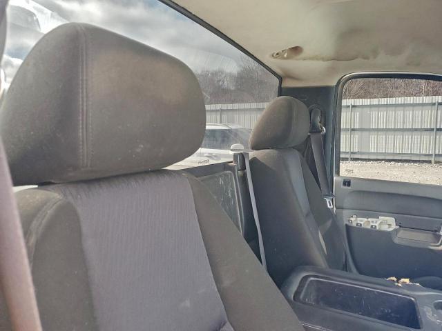 Chevrolet Silverado K2500 Heavy Duty Image 12