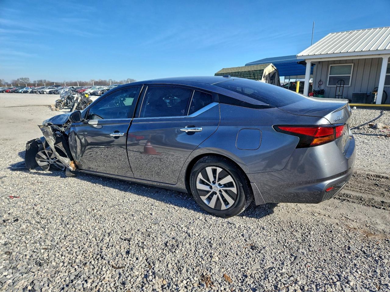 Nissan Altima S Image 2