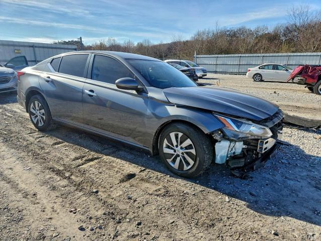 Nissan Altima S Image 5