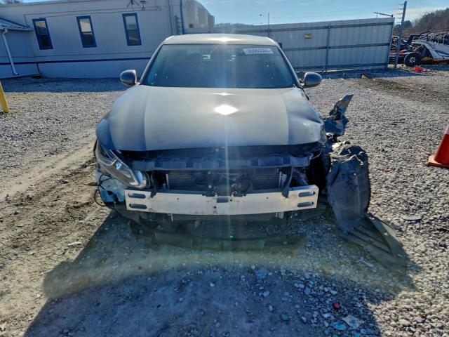 Nissan Altima S Image 9