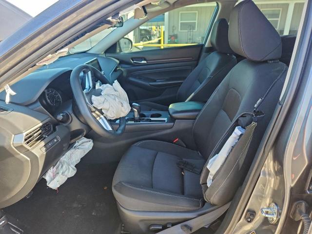 Nissan Altima S Image 8