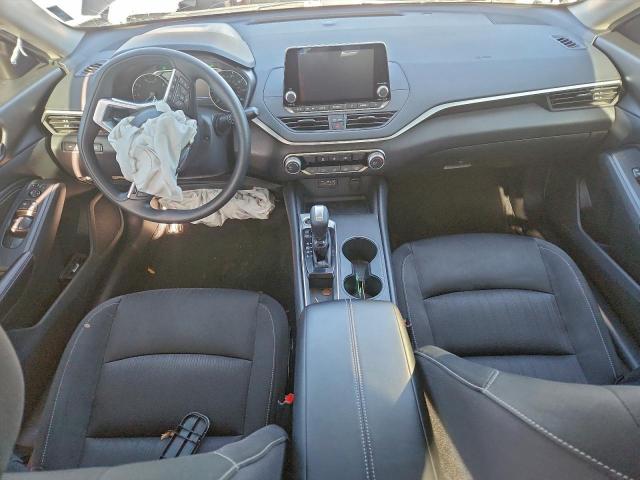 Nissan Altima S Image 13