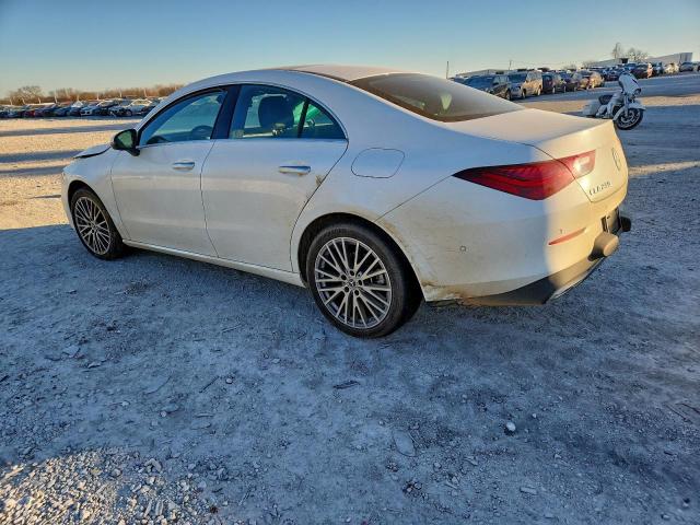 Mercedes-Benz Cla-class 250 Image 2