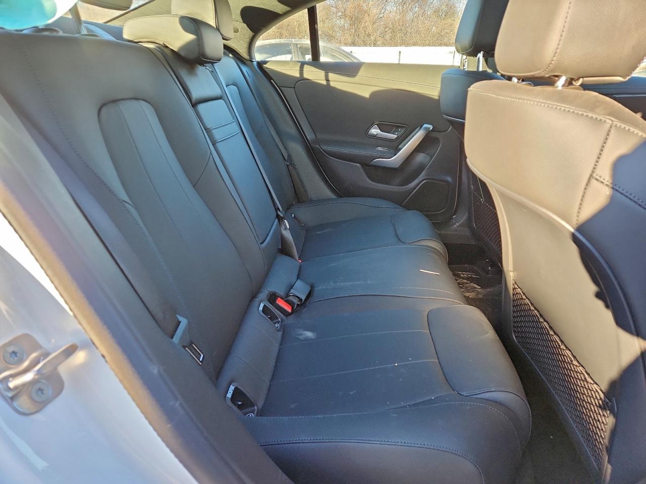 Mercedes-Benz Cla-class 250 Image 12