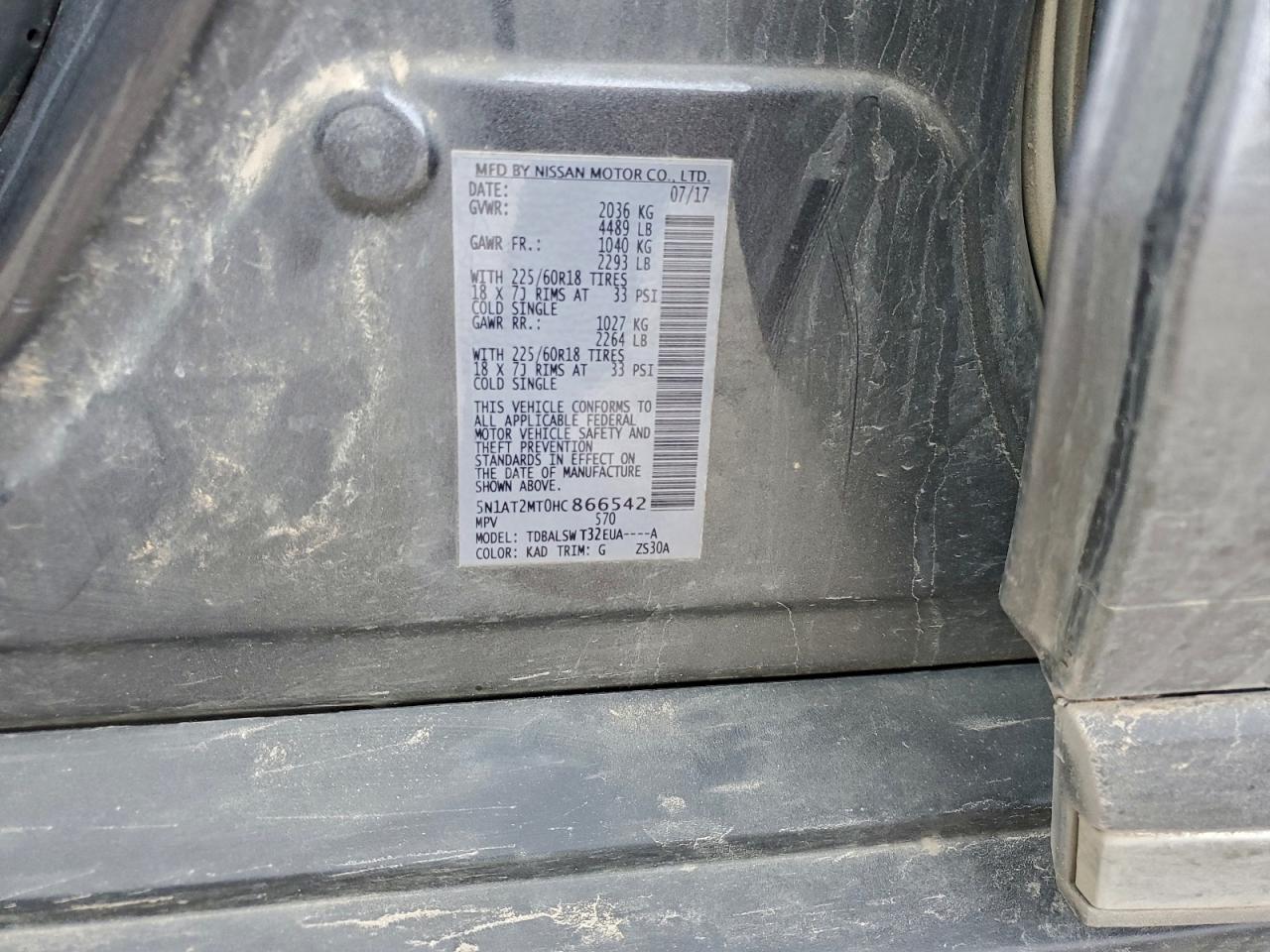 Nissan Rogue S Image 2