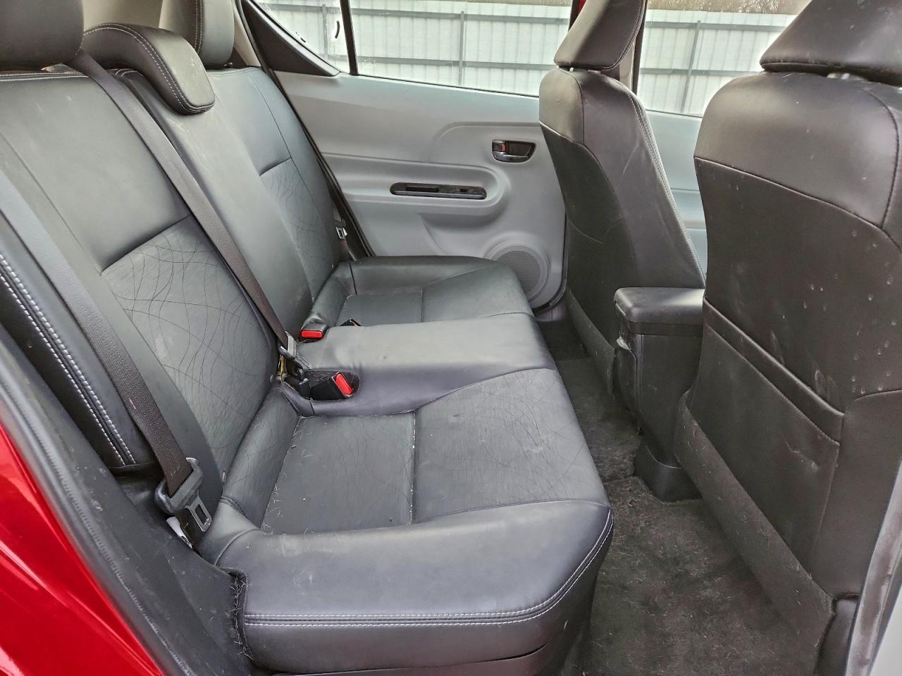 Toyota Prius Image 13