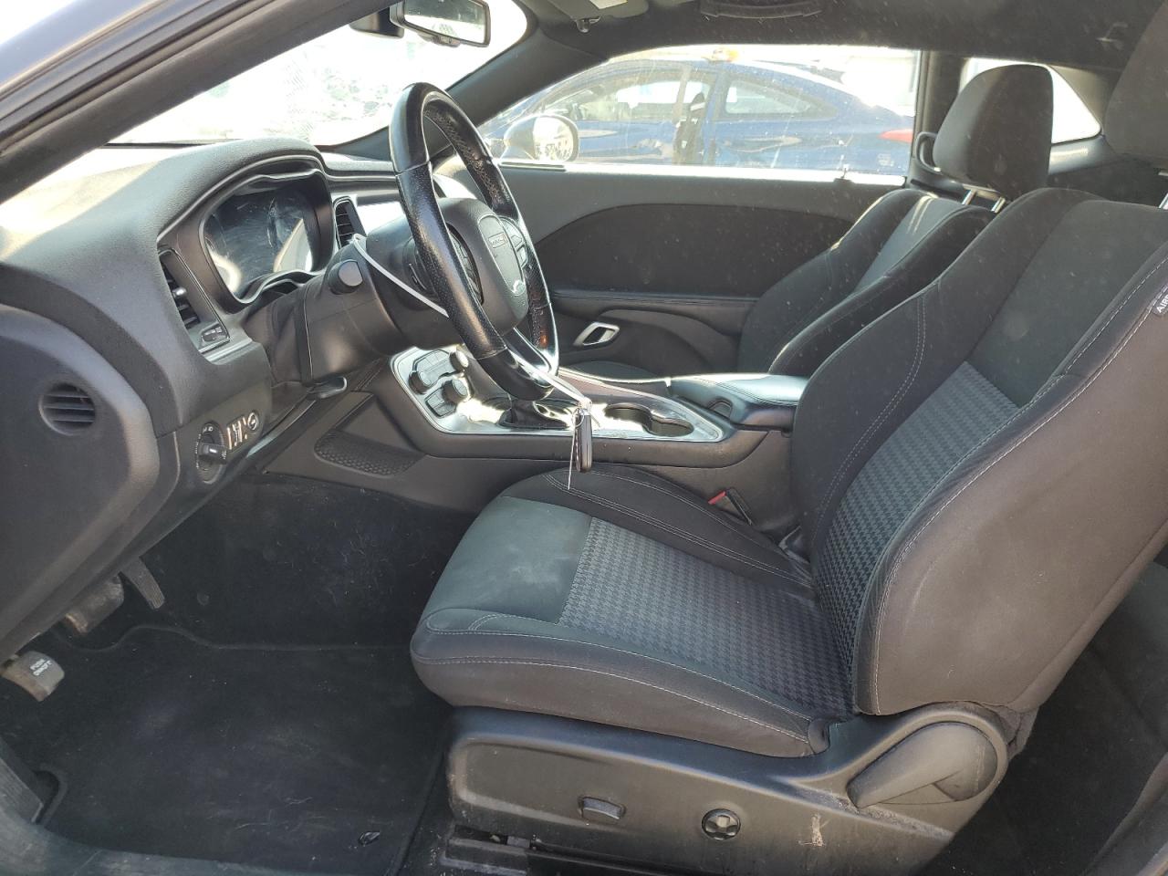 Dodge Challenger Sxt Image 3