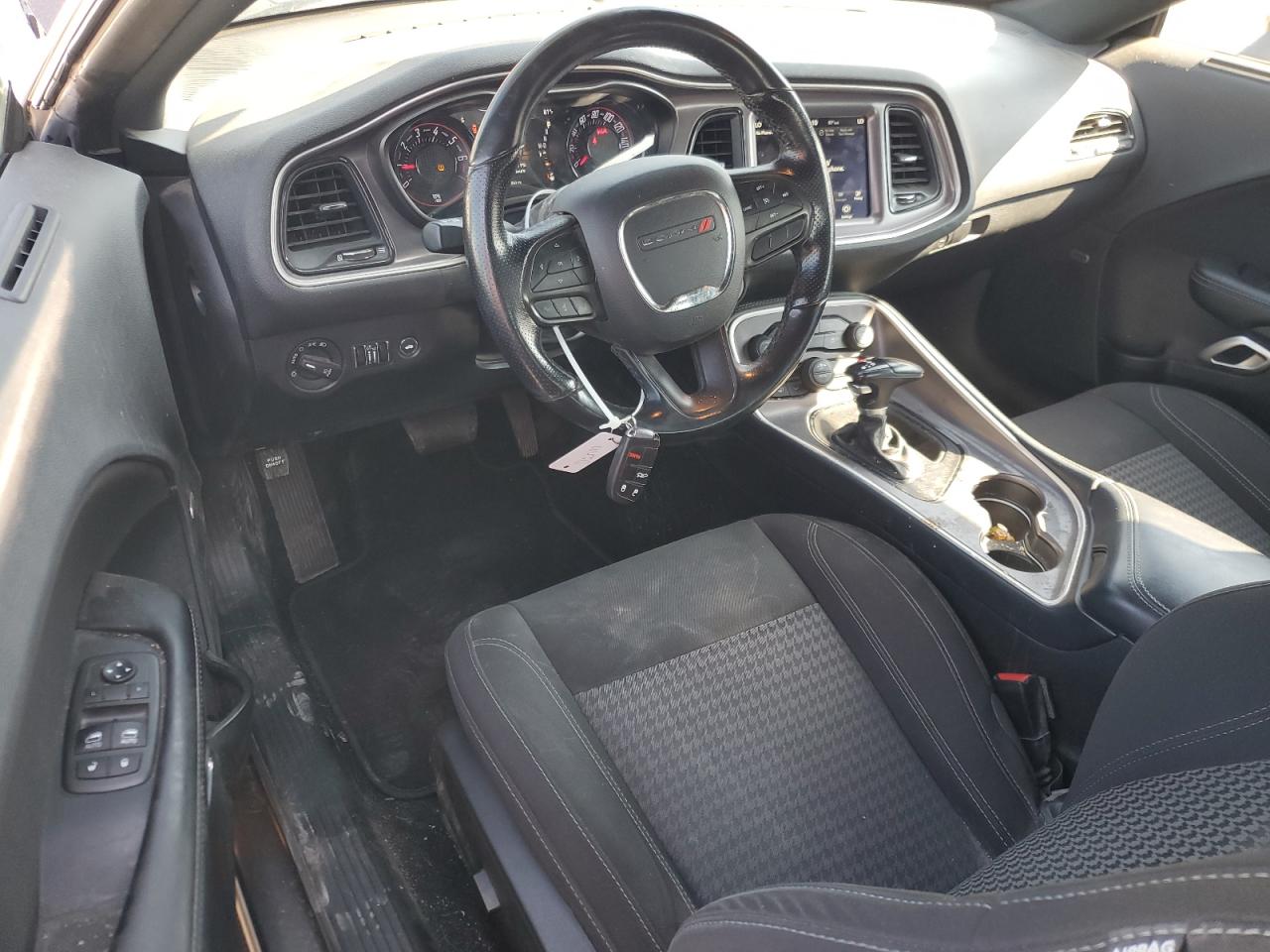 Dodge Challenger Sxt Image 7