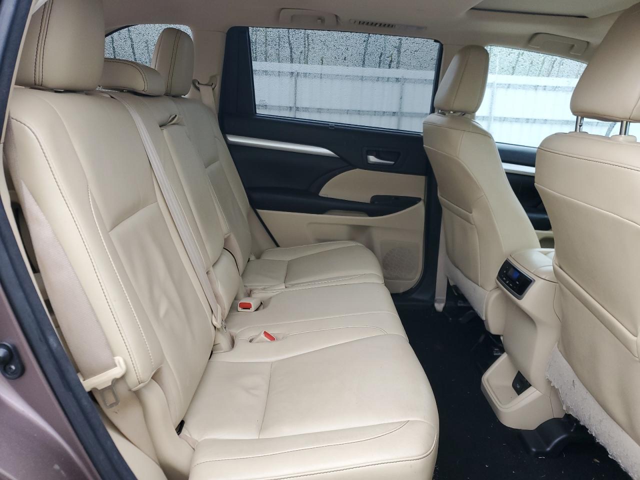 Toyota Highlander Se Image 11