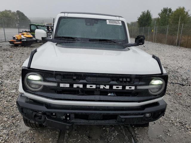Ford Bronco Base Image 12