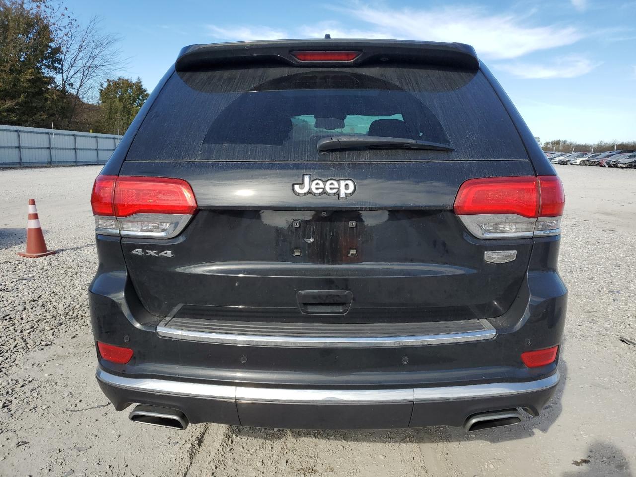 Jeep Grand Cherokee Summit Image 9